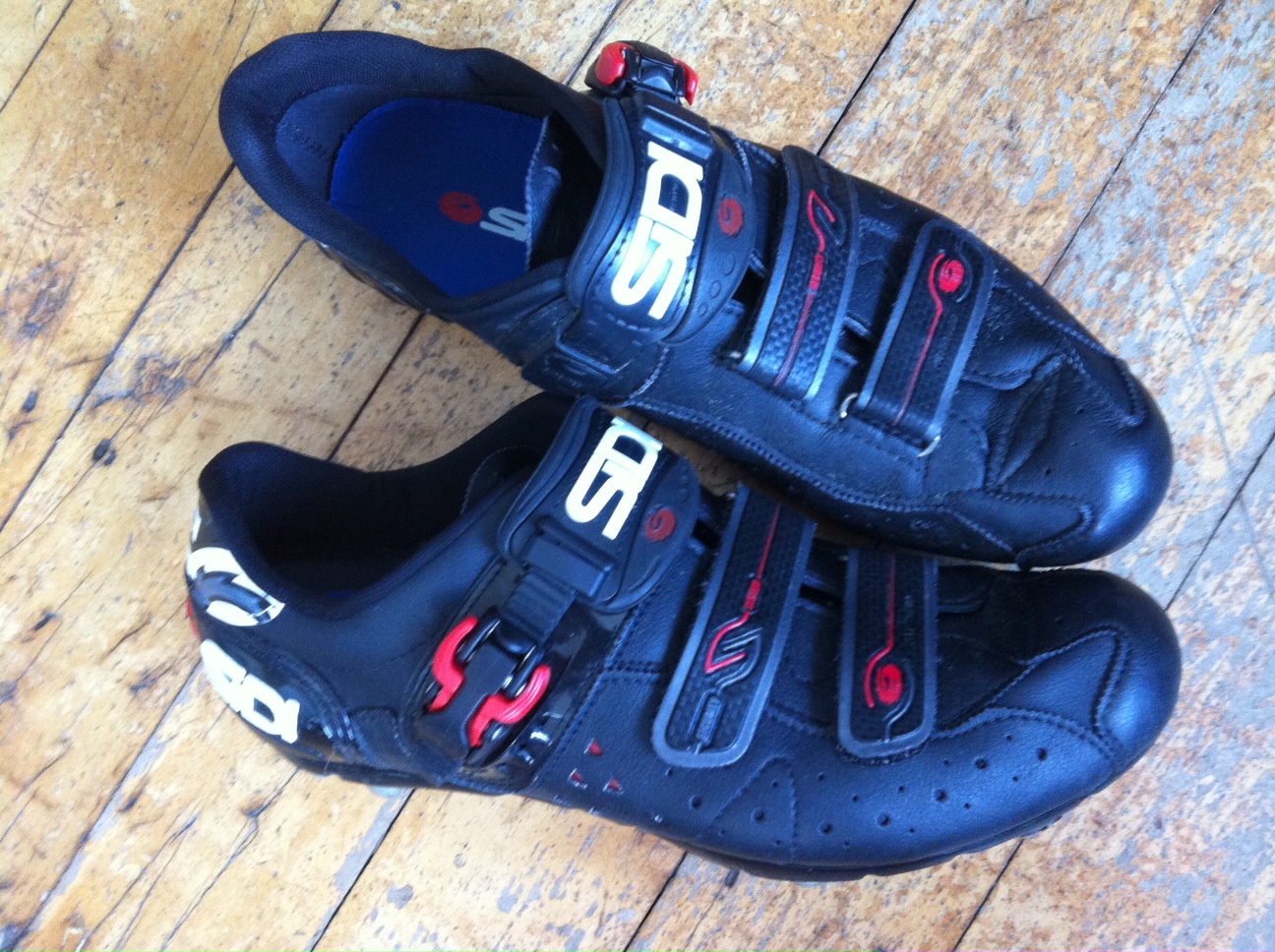 bike shoes and clips