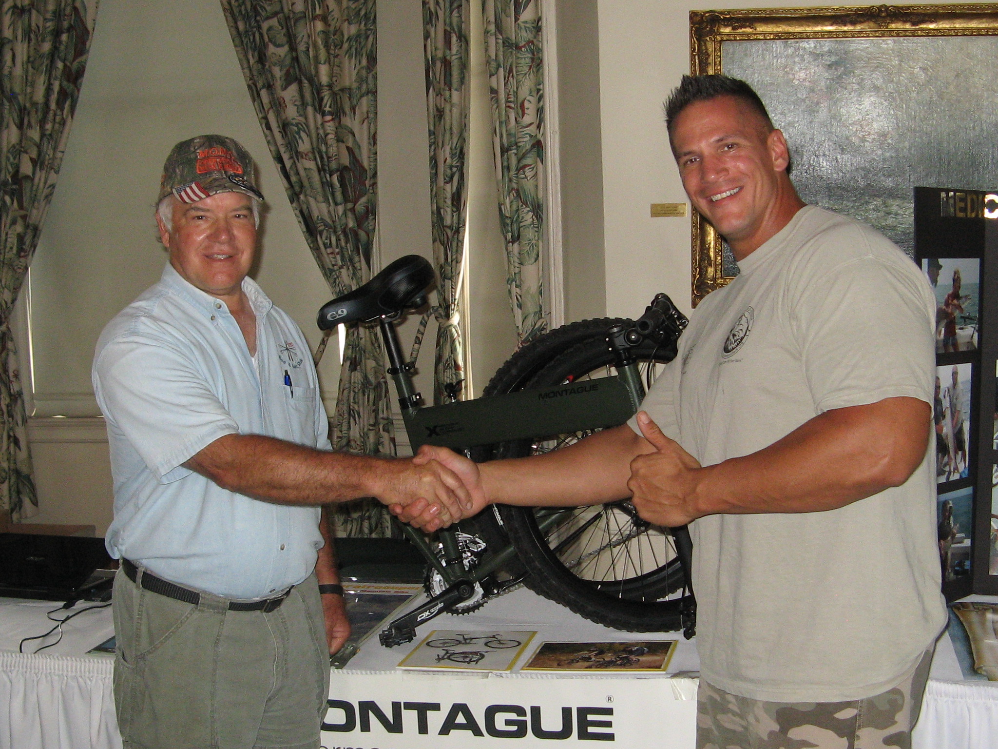Montague folding bike for the operation injured soldiers