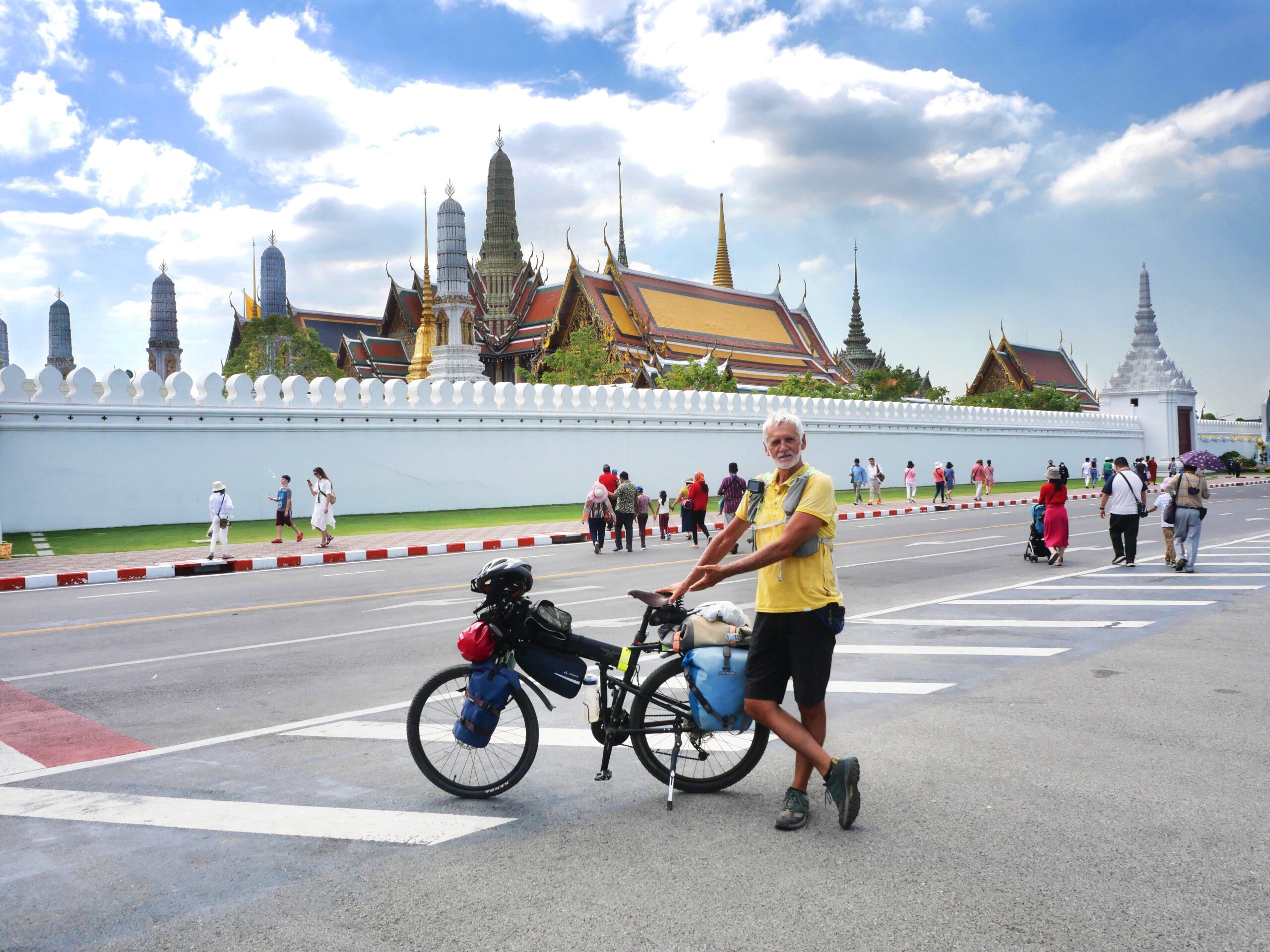 Bikepacking with a Montague Paratrooper Pro folding bike through Bangkok