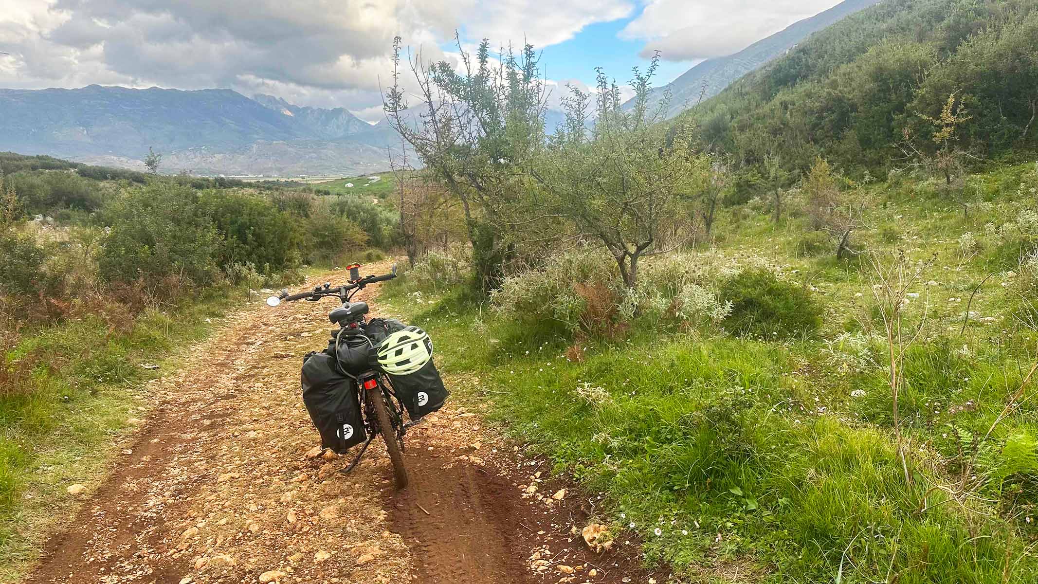 Touring on dirt roads with a Montague folding bike